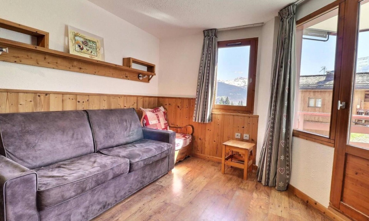 La Perriere Apartment | 150m from resort center, 1st floor, balcony, ski locker, 41m², La Tania
