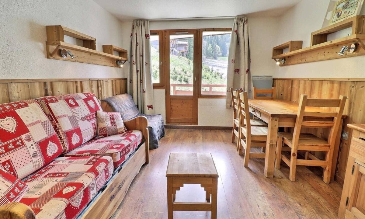 La Perriere Apartment | 150m from resort center, 2nd floor, balcony, ski locker, 31m², La Tania