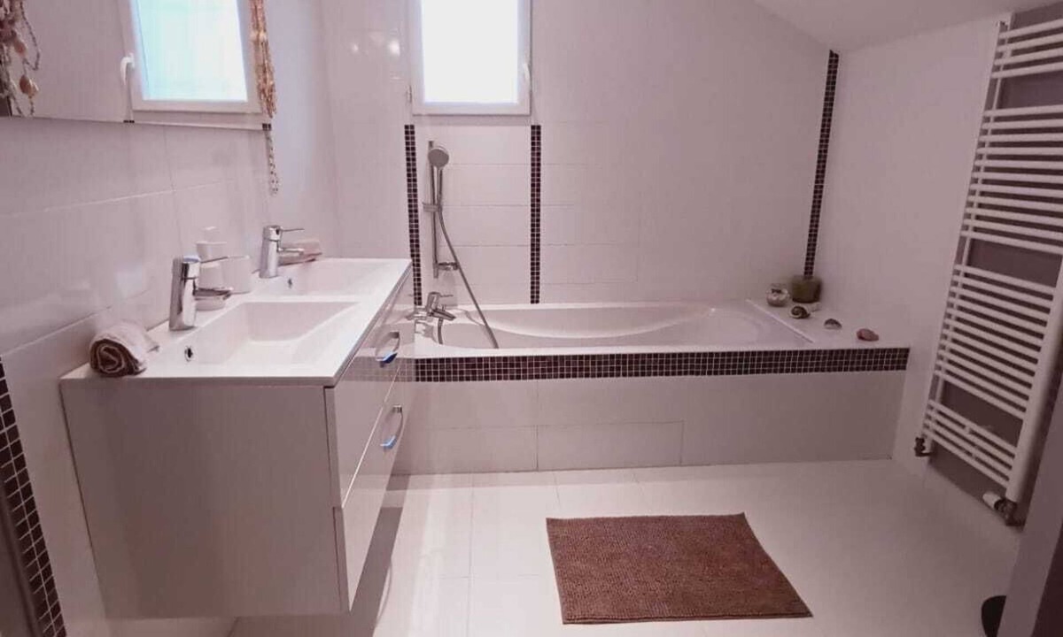 Fontanil-Cornillon Villa | 15mn Grenoble vue Vercors Wifi Gratuit-6 Personnes
