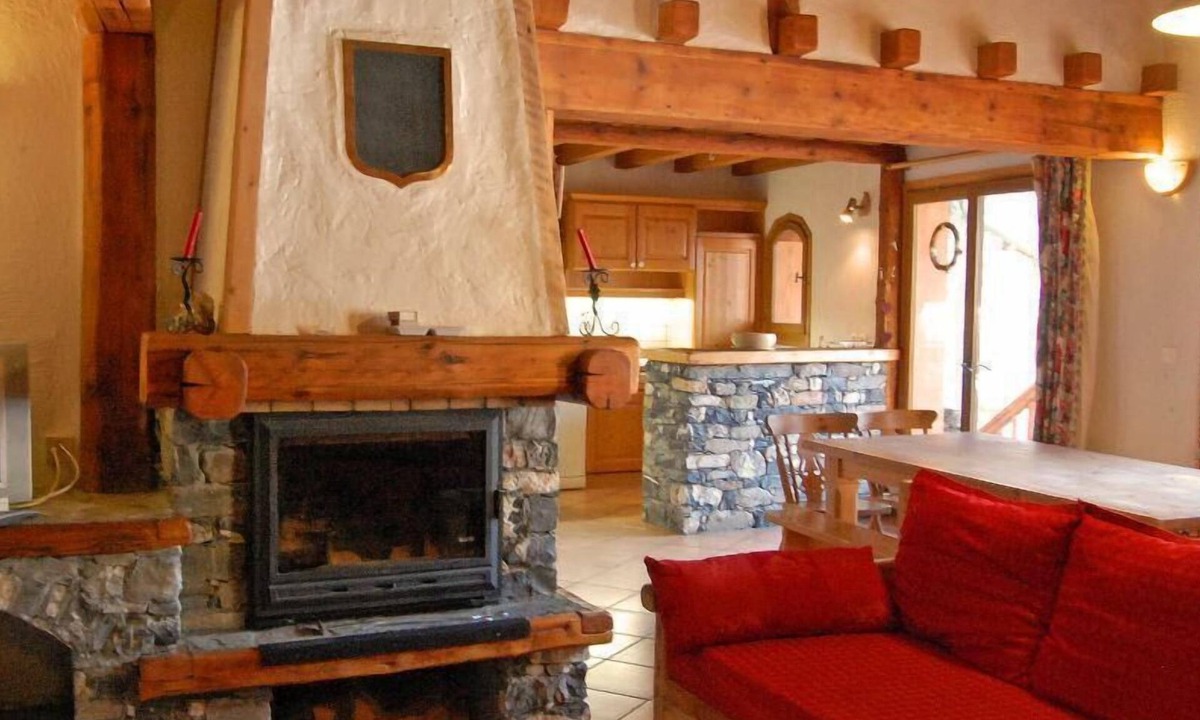 Saint-Martin-de-Belleville Apartment | 1st floor, fireplace or stove, parking, tv, ski locker, 120m², Saint Martin de Belleville