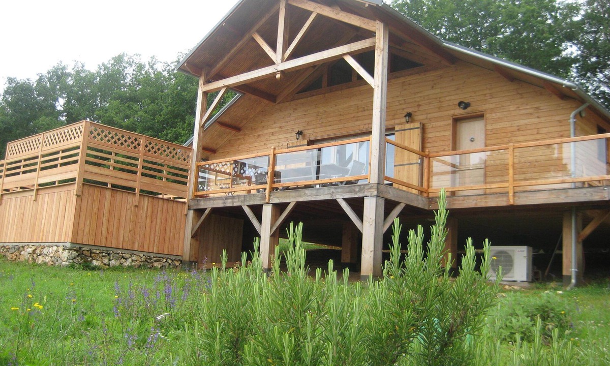 Sainte-Eulalie-d'Ans House | 2* chalet with swimming pool for 6 to 10 people. min. 3 nights out of season