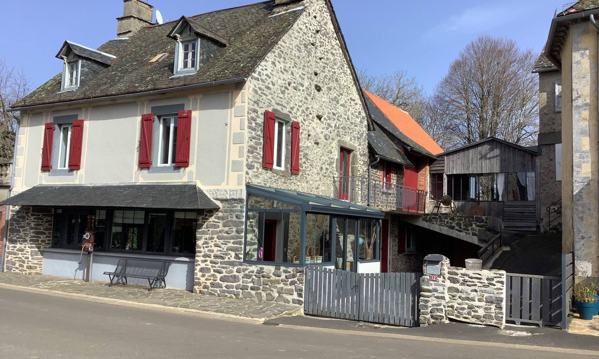 Chaussenac Bed & Breakfast | 2 CHARMING ROOMS SALERS REGION