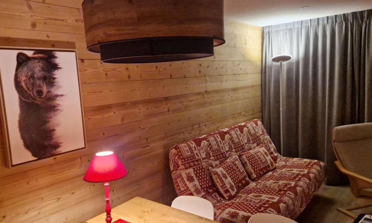 Cognet Apartment | 240m from resort center, 4th floor, balcony, tv, 35m², Alpe d'Huez