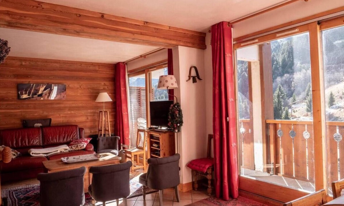 Meribel-Mottaret Apartment | 250m from resort center, 3rd floor, balcony, tv, 110m², Méribel-Mottaret