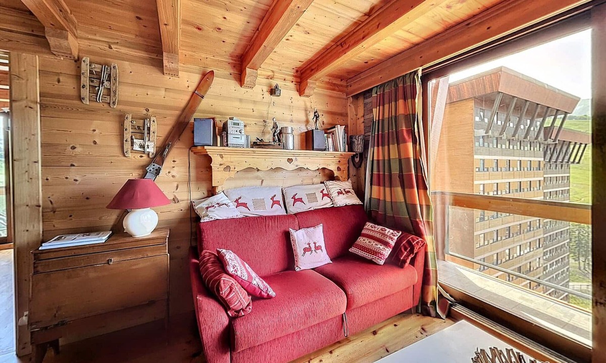 Le Corbier Apartment | 3-room ski-in/ski-out apartment with free WIFI