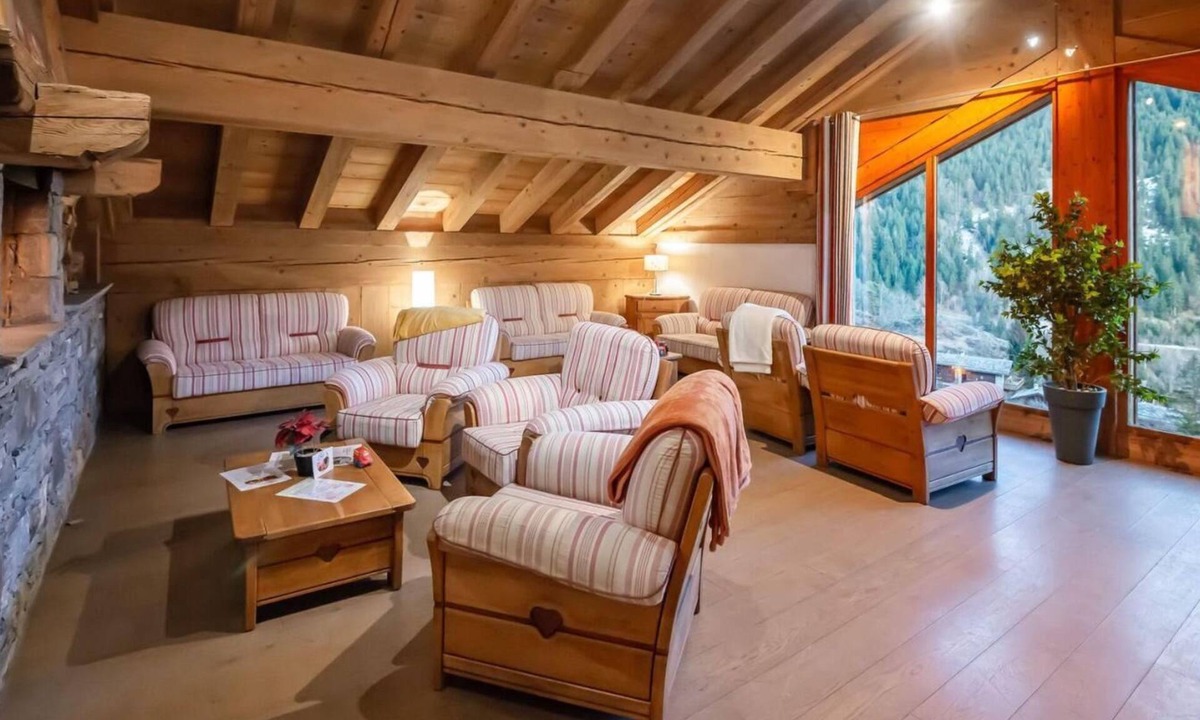 Champagny-en-Vanoise Apartment | 3rd floor, fitness, swimming pool, sauna, hammam, balcony, parking, tv, 55m², Champagny-en-Vanoise