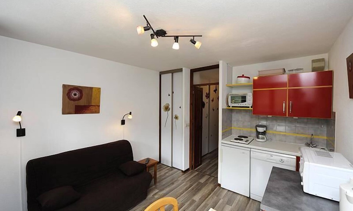 Les Menuires Apartment | 3rd floor, tv, ski locker, 27m², Les Menuires