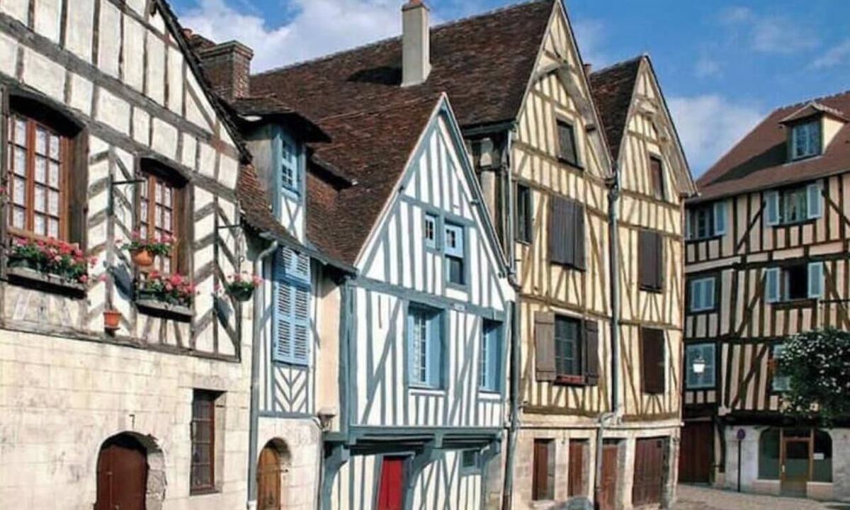Arcy-sur-Cure House | A charming house at the foot of Cure d'Arcy