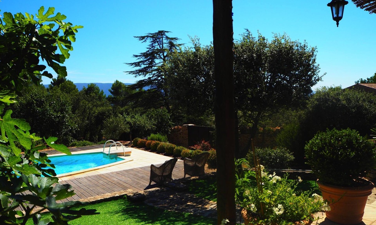 Cabrieres-d'Avignon House | A cozy home surrounded by nature, with a private pool and tennis court