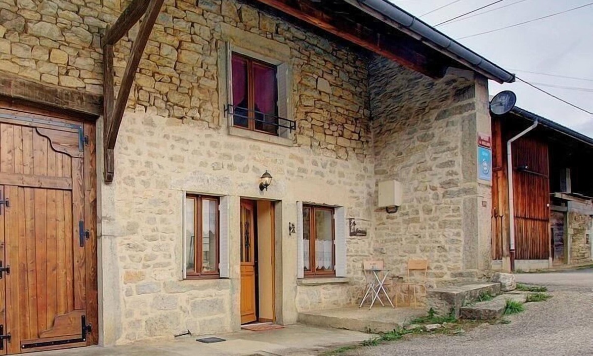 Evosges House | Agreable Spacieux Reposant Simple Pratique Confortable Accueillant Terrain Attenant