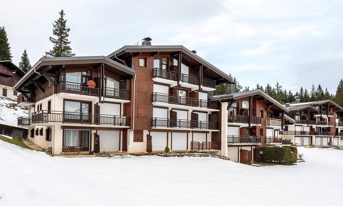 Notre-Dame-de-Bellecombe Apartment | Apartment 'Au Pied Des Pistes' with Mountain View and Balcony