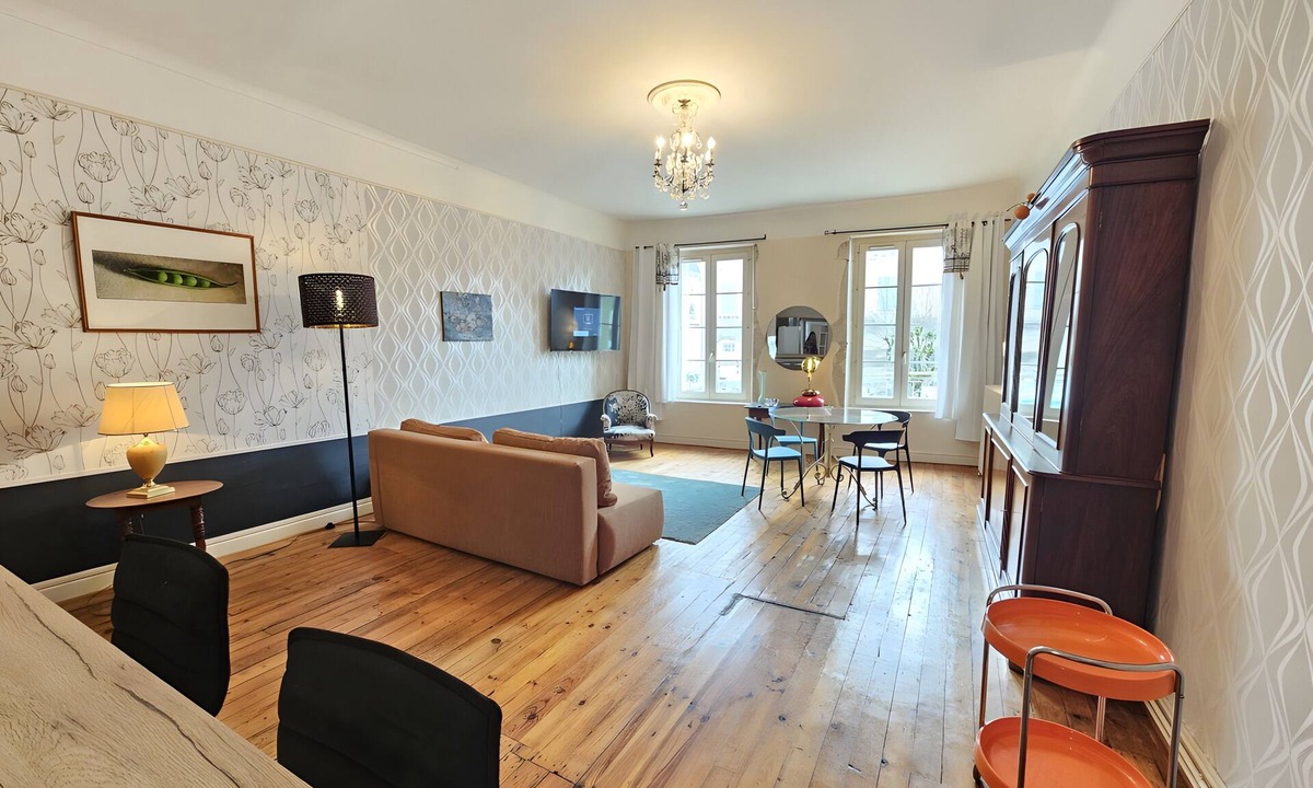 Bourbon-Lancy Apartment | Apartment 'Au Cœur De Ville' with Wi-Fi