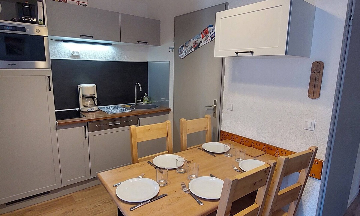 Plagne Villages Apartment | Apartment in the heart of the resort in Plagne-soleil Ski in and ski out!