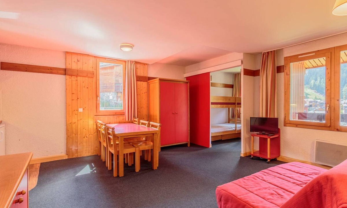Plagne 1800 Apartment | Apartment with balcony, 1 bedroom and parking in La Plagne