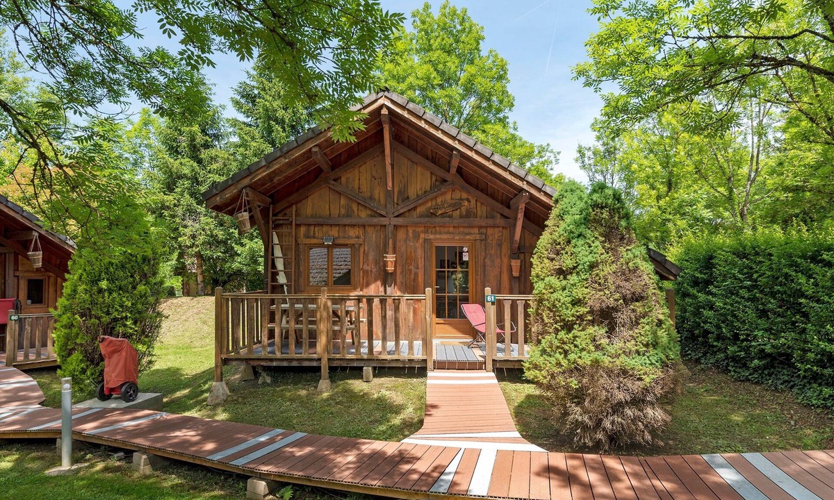 Vaulnaveys-le-Bas RV Rental | Apartment "Gentiane" with mountain view, Wi-Fi and air conditioning