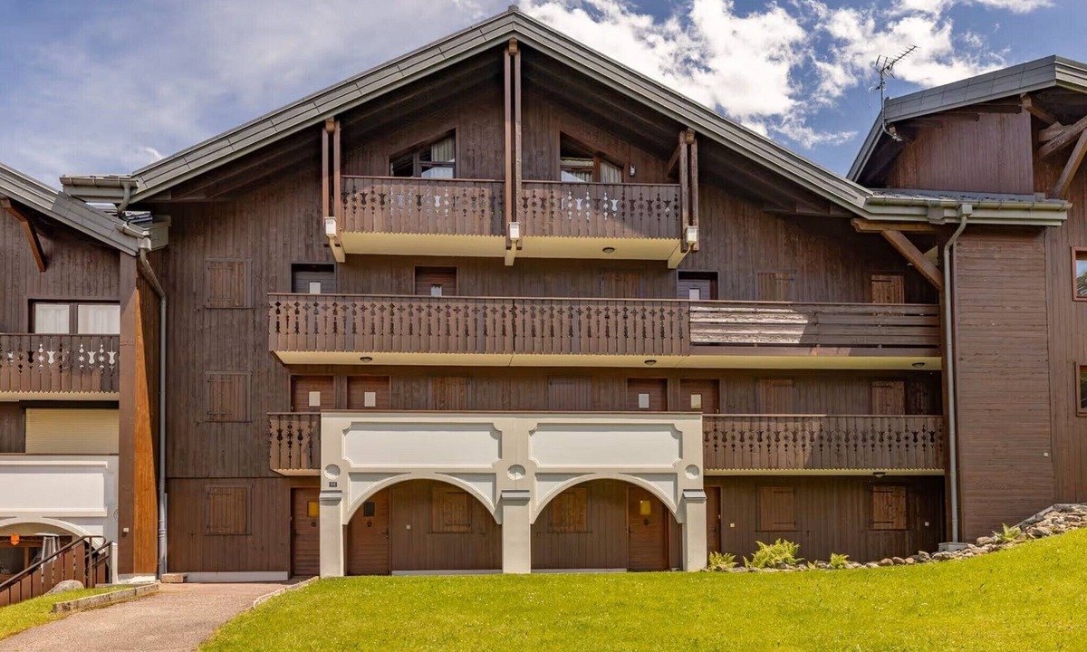 Morillon House | Apartment in heart of Morillon Village