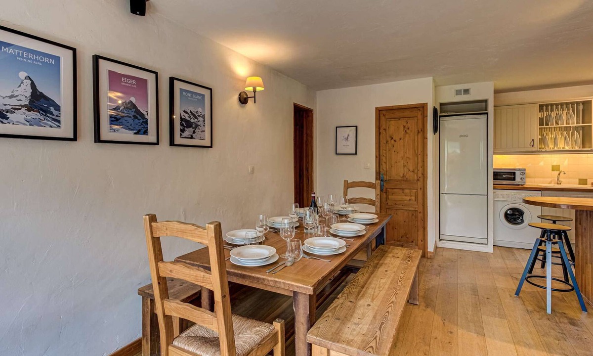 Chamonix-Mont-Blanc Apartment | Apartment le Chamouny - Alpes Agency - Central Chamonix - Sleeps 8