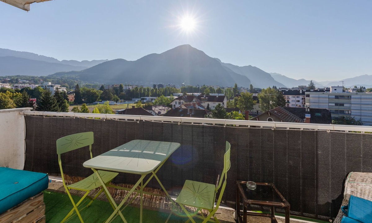 Annecy-le-Vieux Apartment | Apartment 'Le Gabadri' with Mountain View, Shared Garden and Wi-Fi