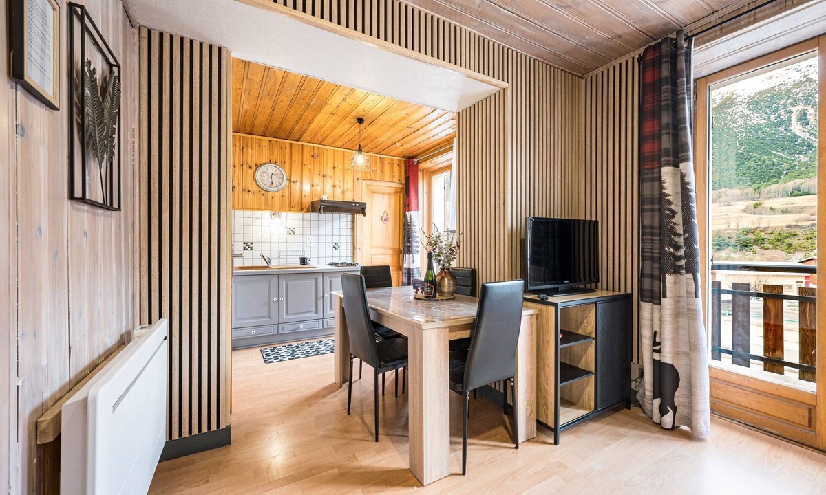 Termignon Apartment | Apartment 'Le Gypaete Val Cenis' with Mountain View, Balcony and Wi-Fi