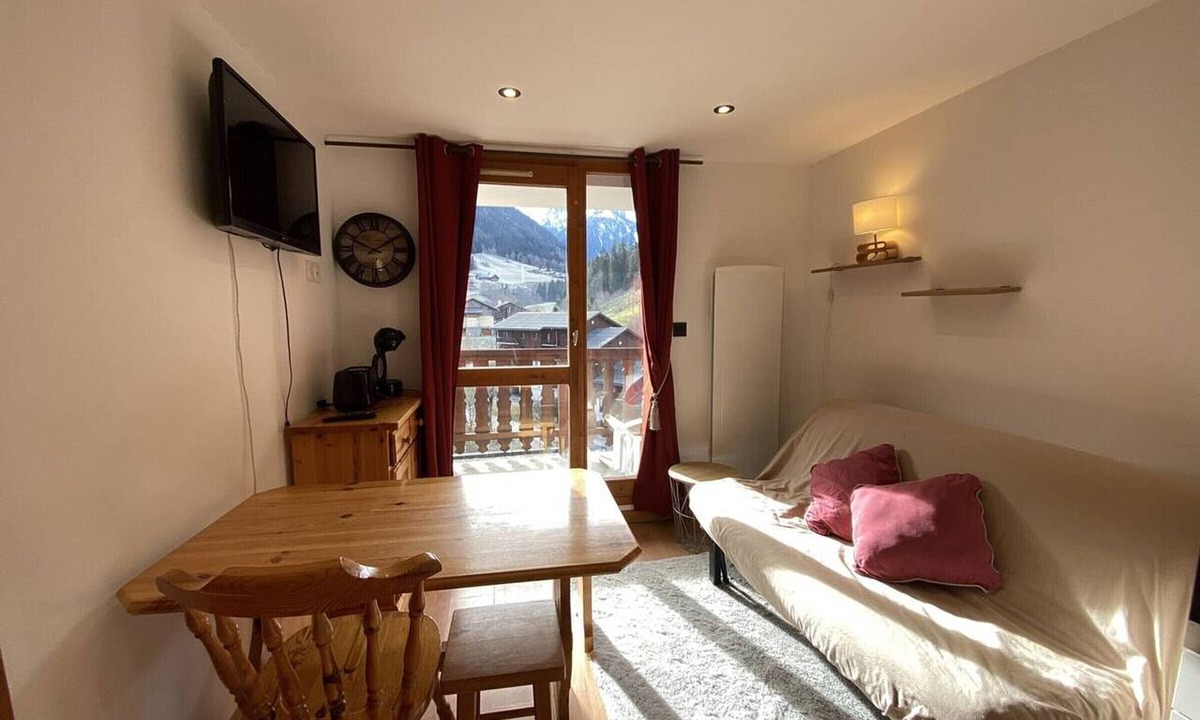 Areches Apartment | Apartment pets welcome - 6 guests village center