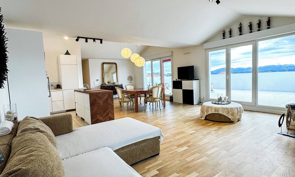 Bidart Apartment | Apartment T4 large terrace, Roof top mountain view