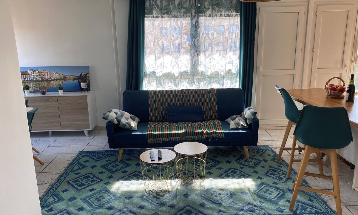 Quartier Centre Ville Apartment | Appartement Accueillant à une Demi-heure de Paris