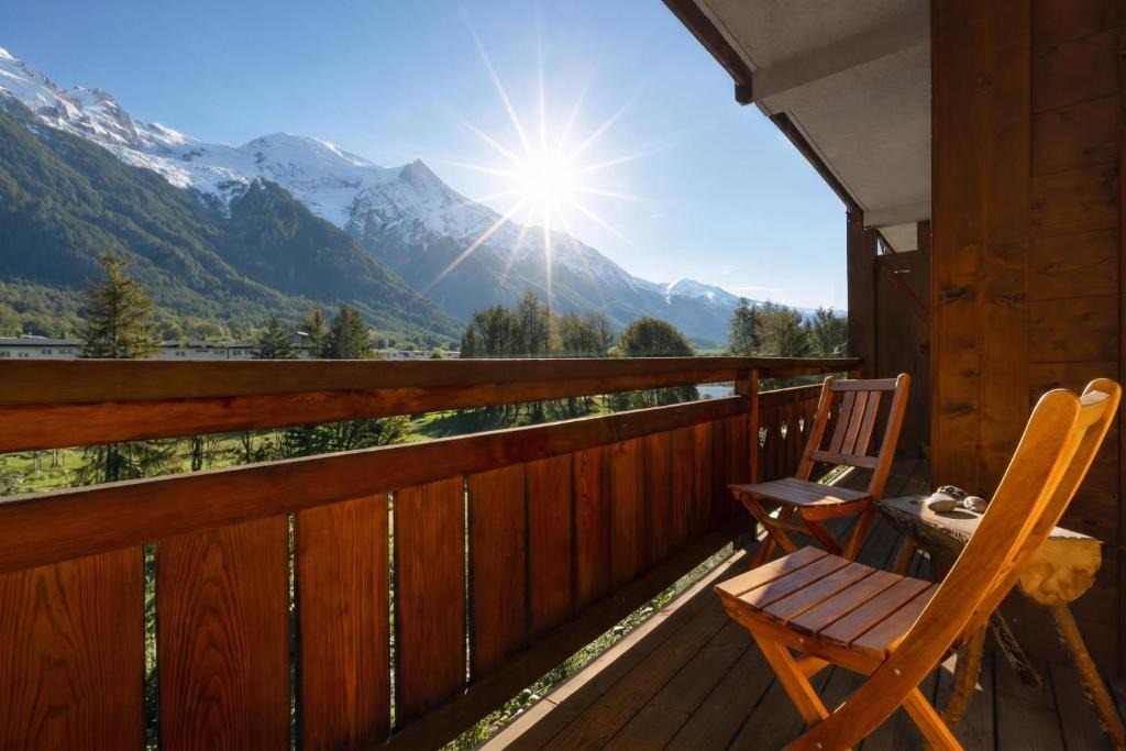 Chamonix-Mont-Blanc Apartment | Apt Capucins22 Mont Blanc View 1BR w/Balcony Garage - Happy Rentals