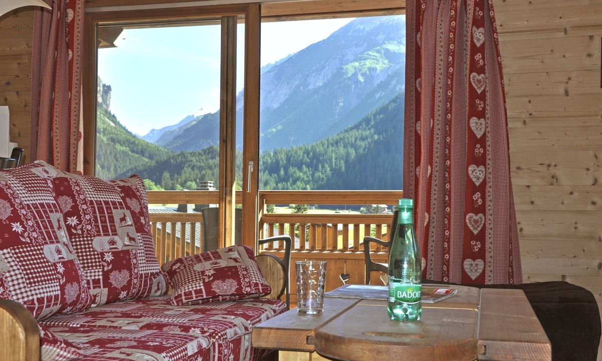 Pralognan-la-Vanoise Apartment | AT THE FOOT OF SLOPES: comfortable Flat in a new built chalet in 2011