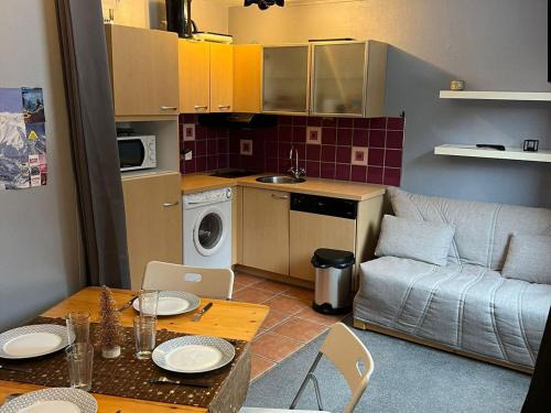 Avoriaz Apartment | Avoriaz - Appartement cosy, 4 pers, TV, cuisine équipée - FR-1-633-15