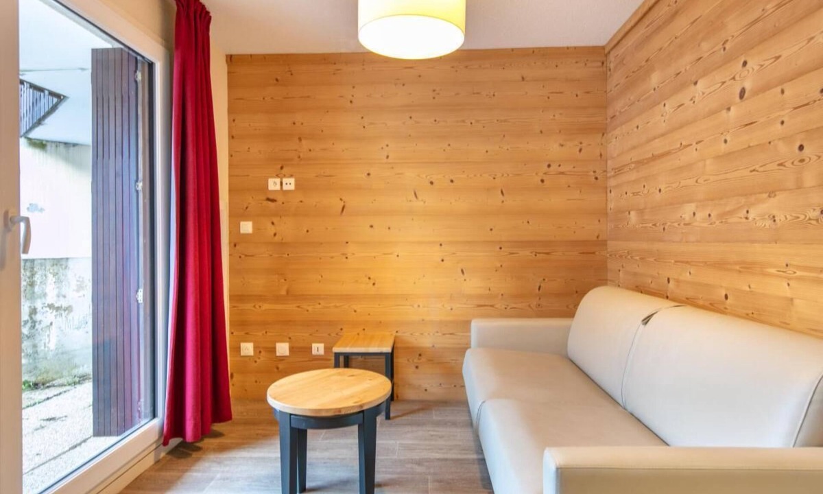 Saint-Colomban-des-Villards Apartment | Balcony, parking, ski locker, 37m², Saint Colomban des Villards