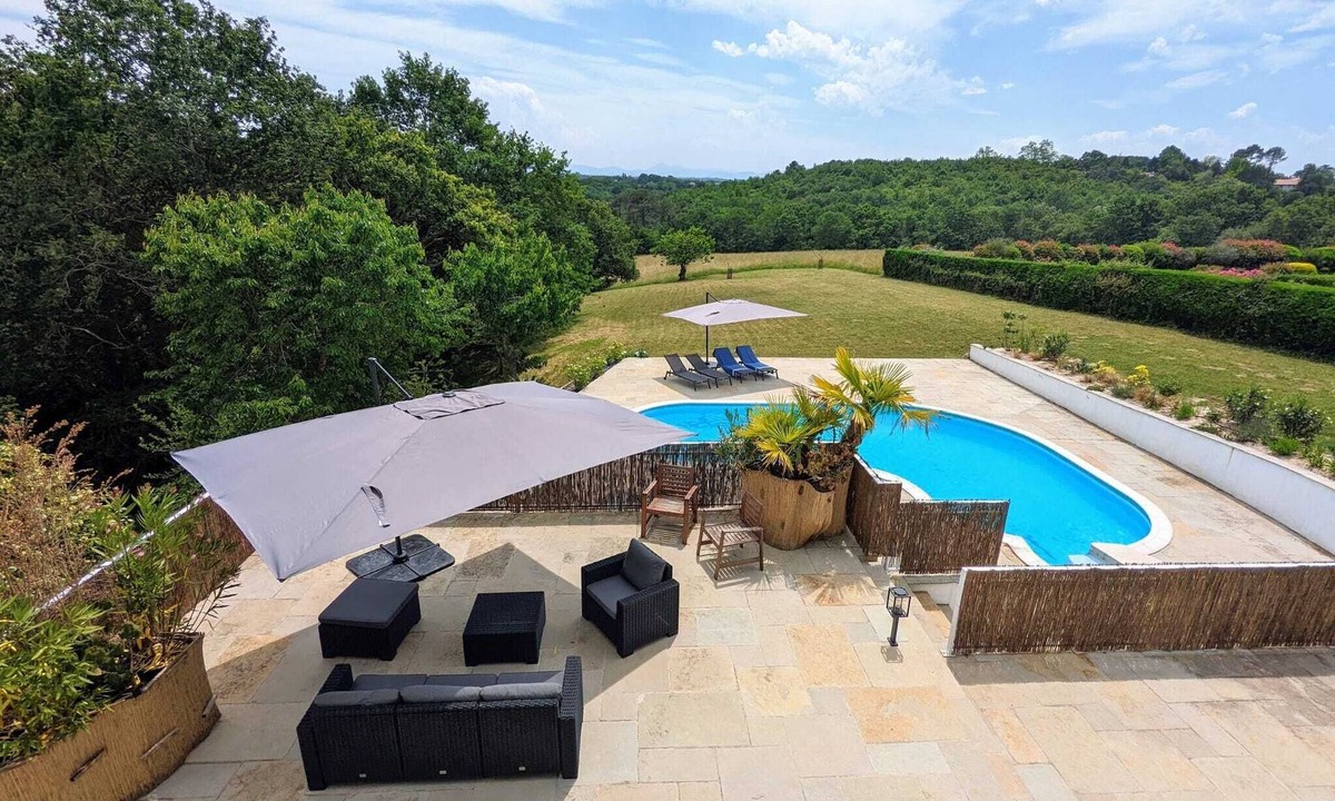 Arcangues House | Basque house with swimming pool - 6 bedrooms for 12 people