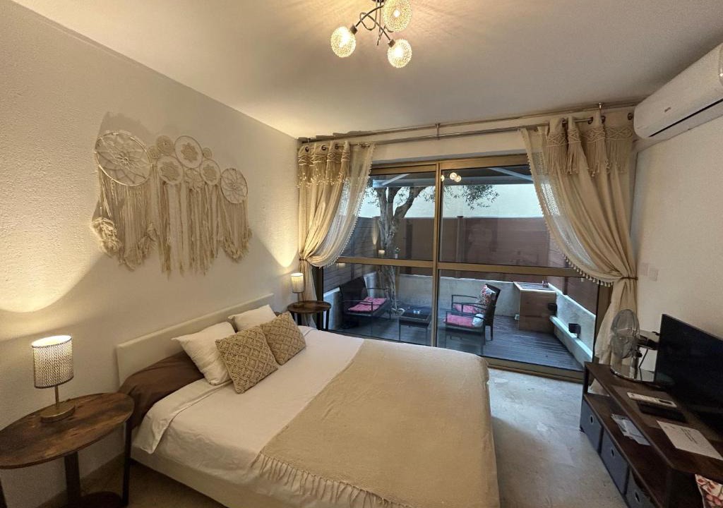 Carre d'Or Apartment | BEACH FLAT