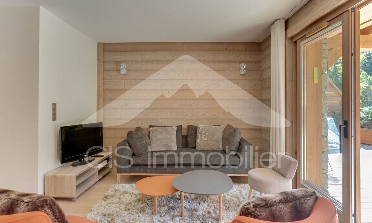 Meribel Centre Apartment | Beautiful 3-room apartment in Méribel center near slopes, with parking and WIFI