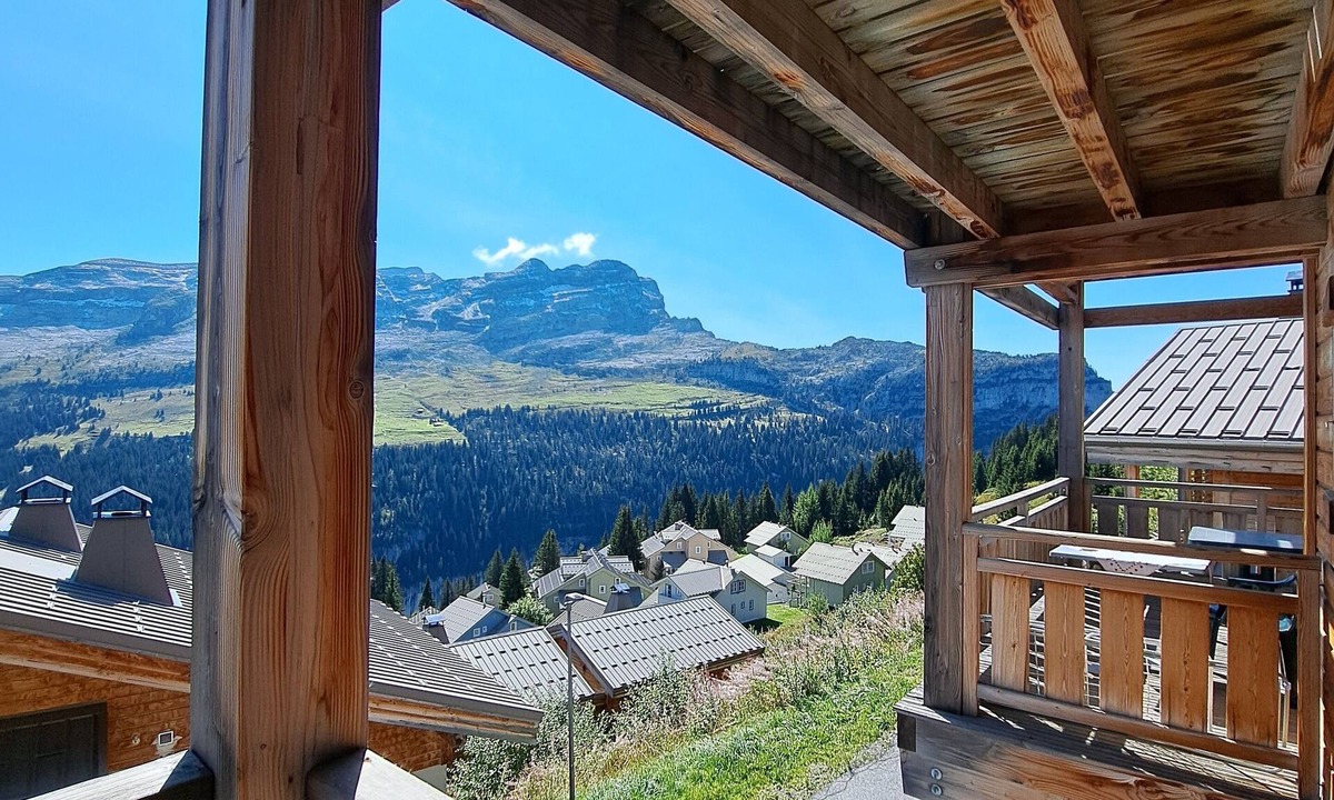 Flaine Apartment | Beautiful apartment/duplex in the Savoyard style in a spectacular setting