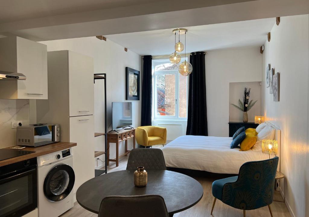 Cremieu Apartment | Bel appartement près des Halles