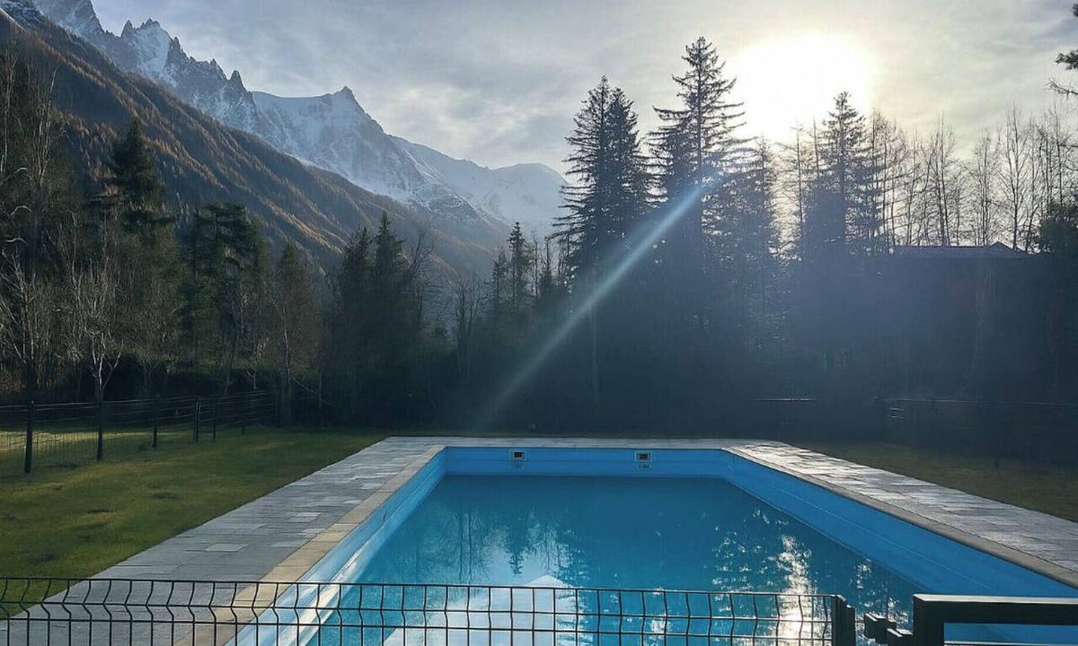 Les Tines Apartment | Bright apartment with swimming pool in Chamonix