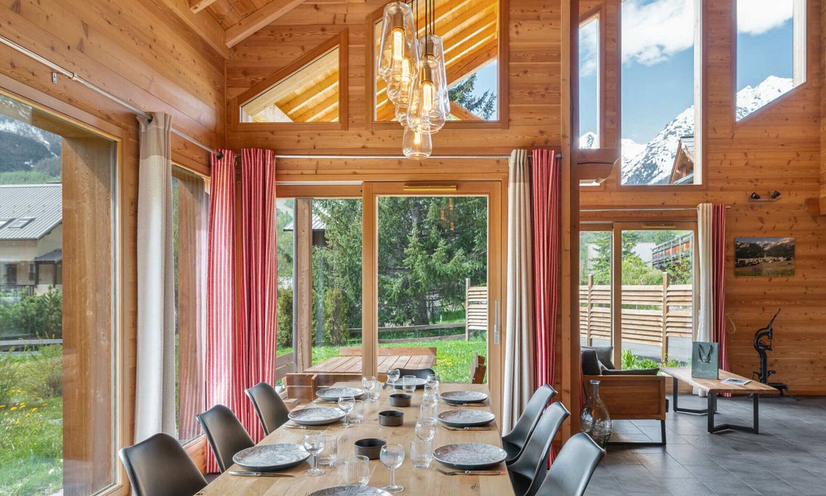 Monetier-les-Bains Ski Chalet | Bright semi-detached chalet with wellness area and games room, Le Monêtier-les-Bains