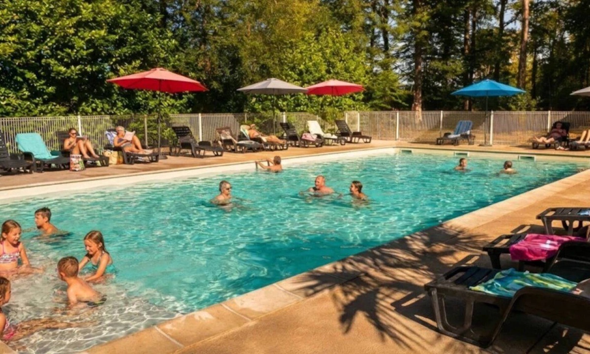Saint-Gerons House | Camping 3 étoiles - Piscine - ccbg0if