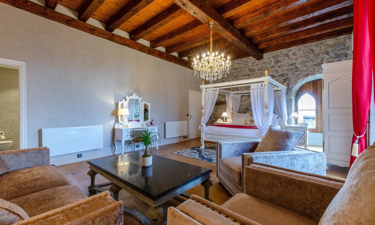 Cruet Bed & Breakfast | Château de la Rive – Romantic Suite – 2 Guests