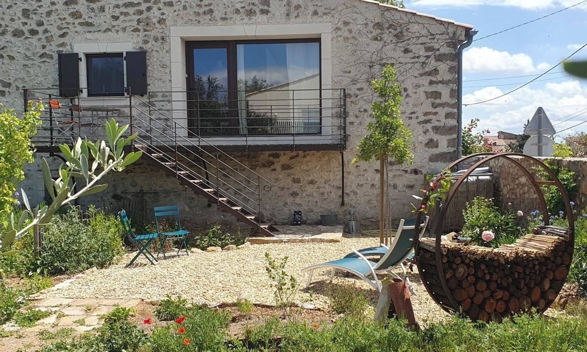 Assignan Condo | Château Les Poules - new bright modern and cosy loft