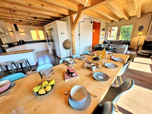 Les Gets Ski Chalet | Chalet 6 chambres pour 12 pers avec cheminée et WiFi, vue montagnes - FR-1-598-176