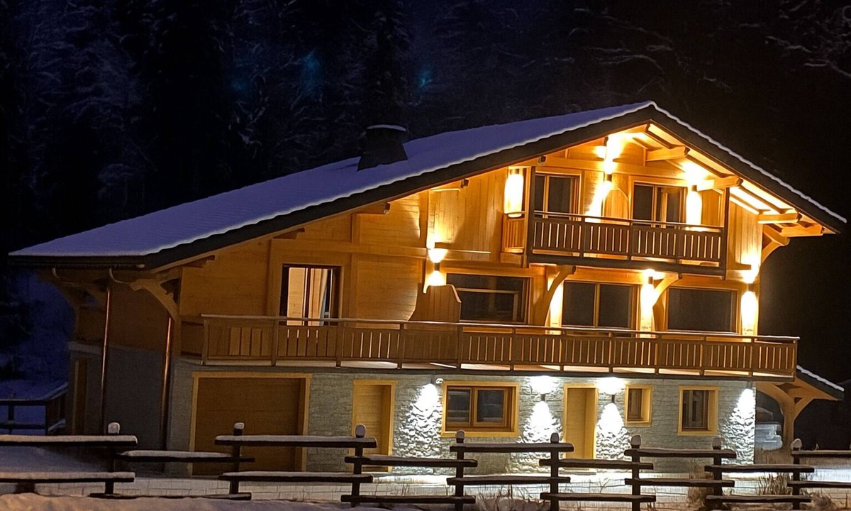 Les Portes du Soleil Ski Chalet | Chalet de 230 m2 récent 12 pers 6 ch 5 sdb à Châtel Multipass summer member