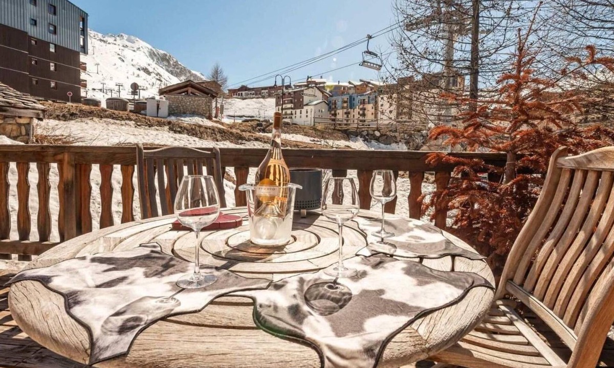 Le Lavachet Ski Chalet | Chalet, fireplace or stove, tv, ski locker, 130m², Tignes