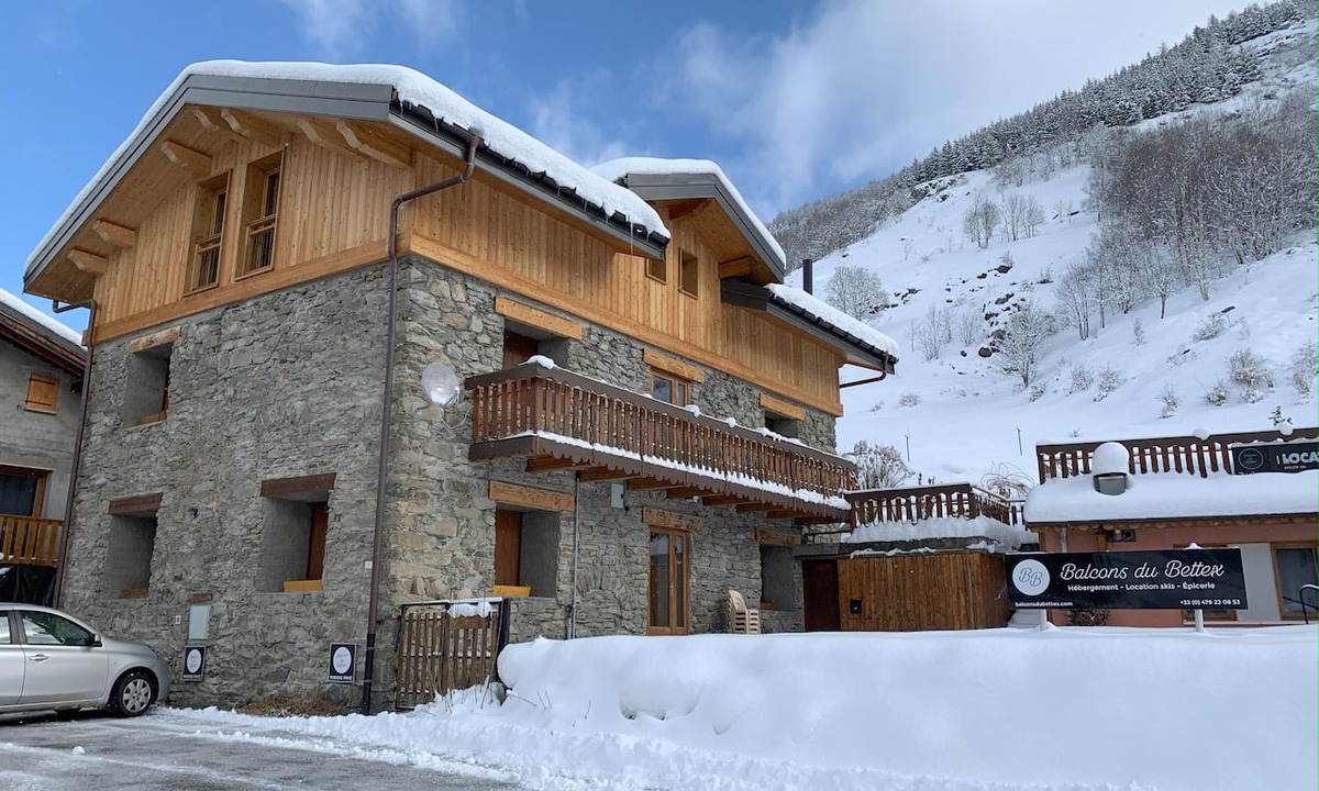 Le Bettaix Ski Chalet | Chalet in the Heart of the Three Valleys, 300m from Bettex Chairlift