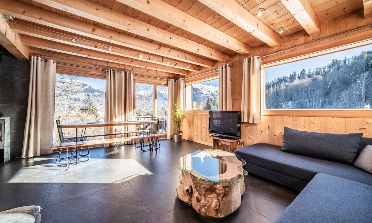Morillon Ski Chalet | Chalet 'Le Mas Devant' with Mountain View, Private Terrace and Wi-Fi
