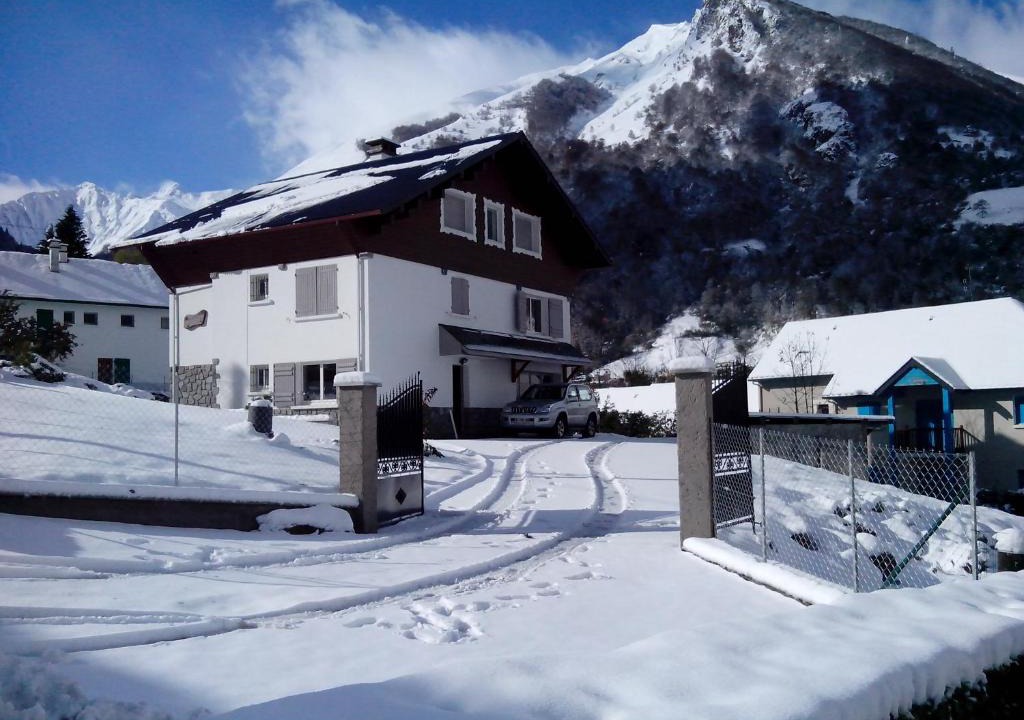 Cauterets Ski Chalet | Chalet les Marmottons