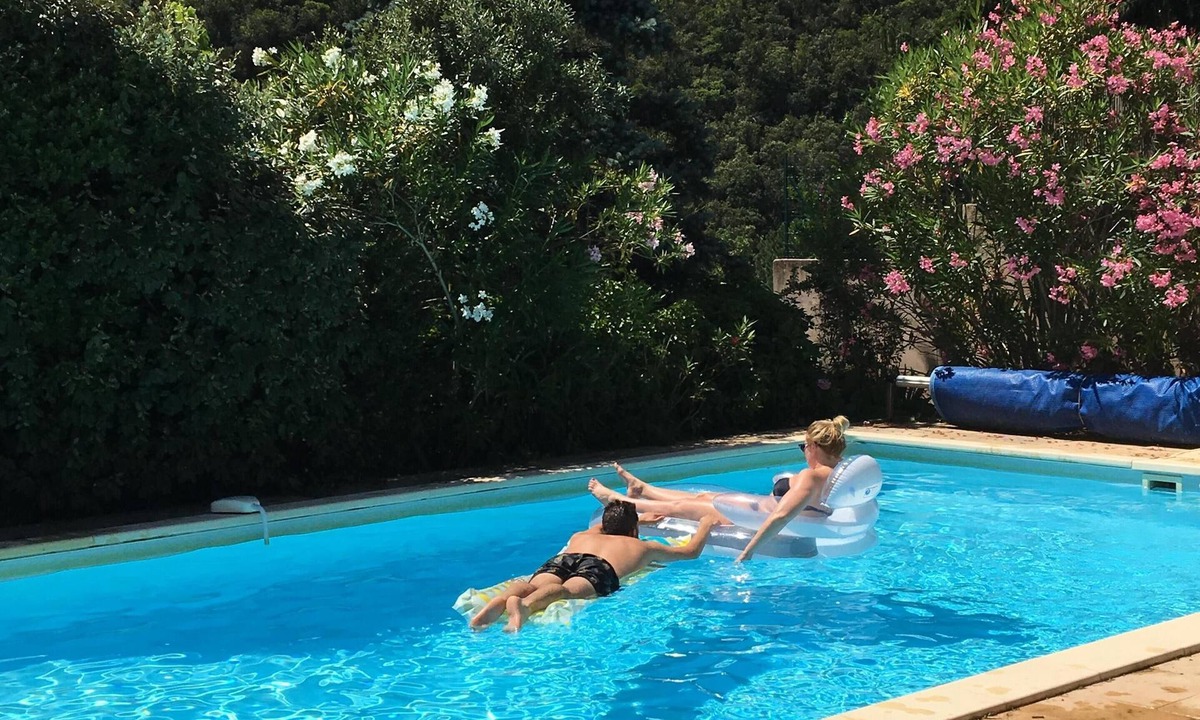 Montbolo House | Characterful stone farmhouse with stunning views of Pyrenees
