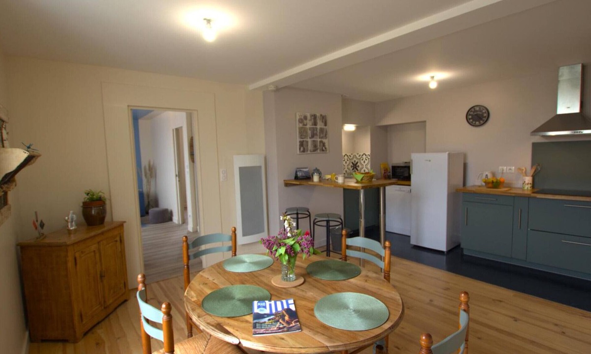 Chazelles-sur-Lyon Apartment | Charming apartment above a tea room with patio and contemporary decor
