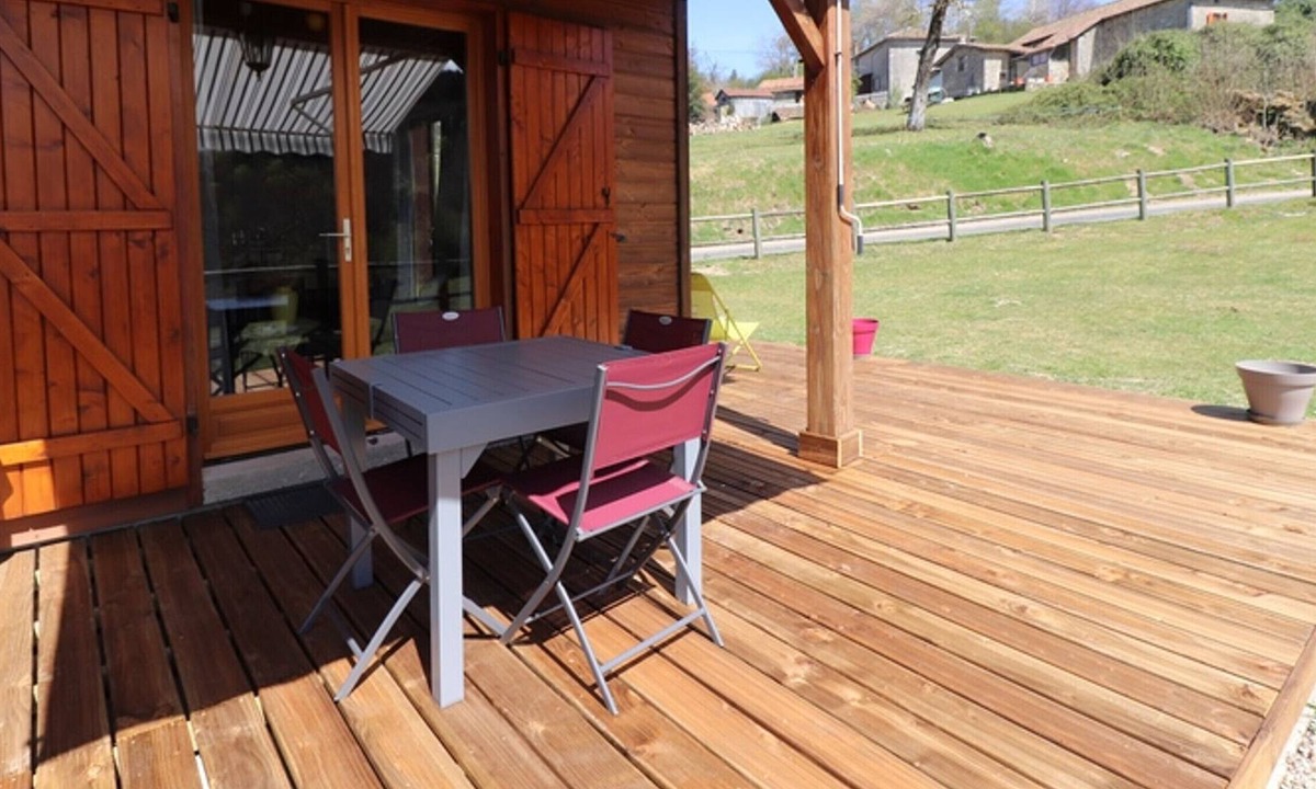 Siran Cottage | Charming Cottage Near Gorges de la Cère, Terrace, Wi-Fi, BBQ, Pet Friendly
