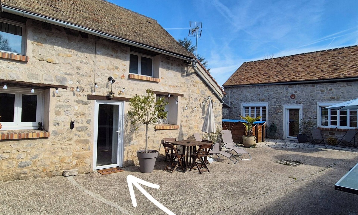 Oncy-sur-Ecole House | Charming detached house with swimming pool close to climbing sites